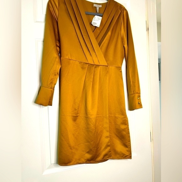 10P H&M Gold Dress NWT - Picture 1 of 5